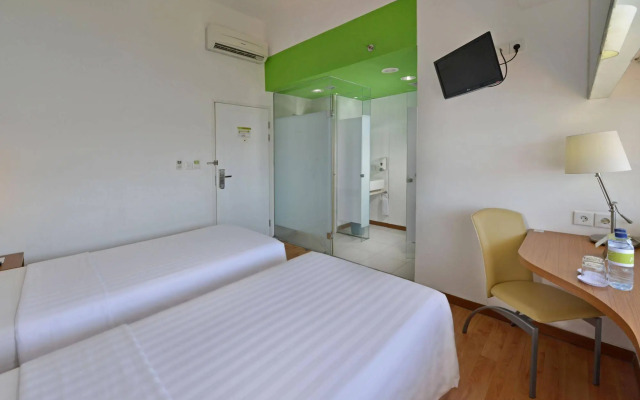 Whiz Hotel Pemuda Semarang