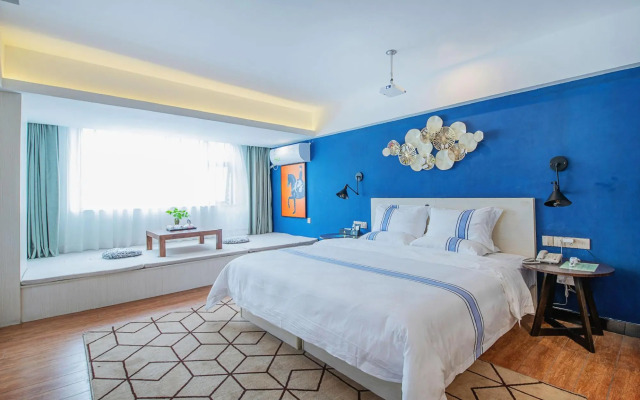Aili cinema Zhenxuan Hotel (Haiken Plaza store, haixiu Middle Road, Haikou)