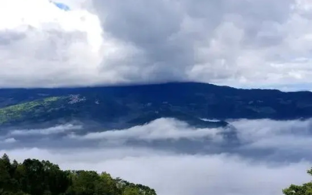 Xinlv Time Inn (Yuanyang Terraced Field Scenic Area)