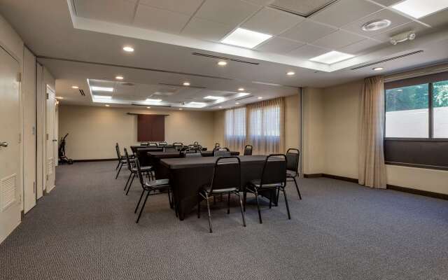 MainStay Suites