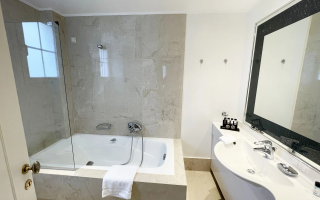 Theoxenia House Hotel
