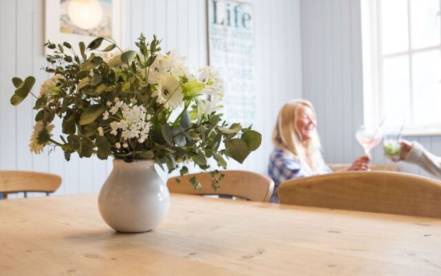 Lusty Glaze Beach Accommodation