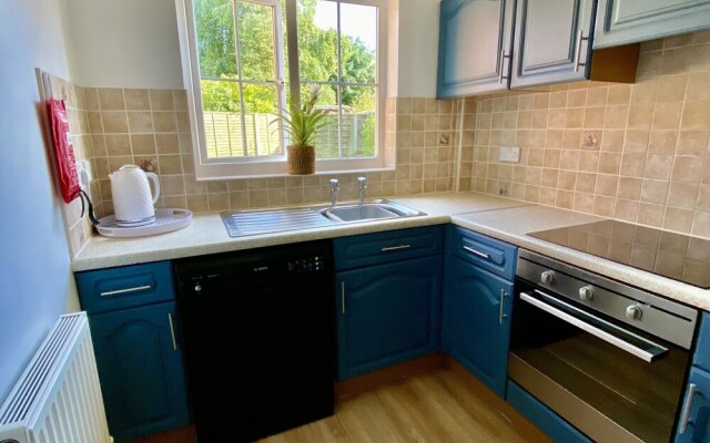 Entire 3-bed House - Child & Pet Friendly