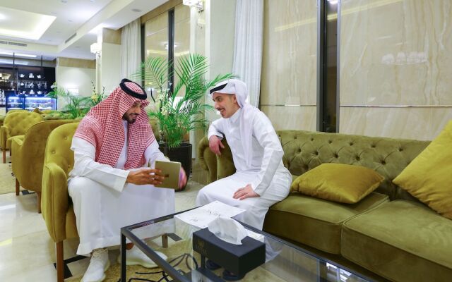 Lotaz Hotel Suites Al Salamah