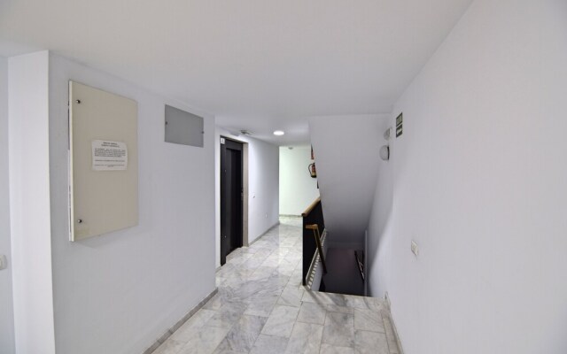 Juan de Austria - terraza y parking