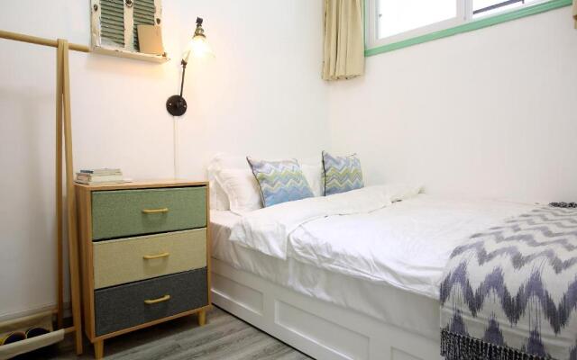 April Sewing Country House