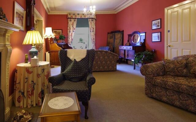 Cairnbaan Hotel