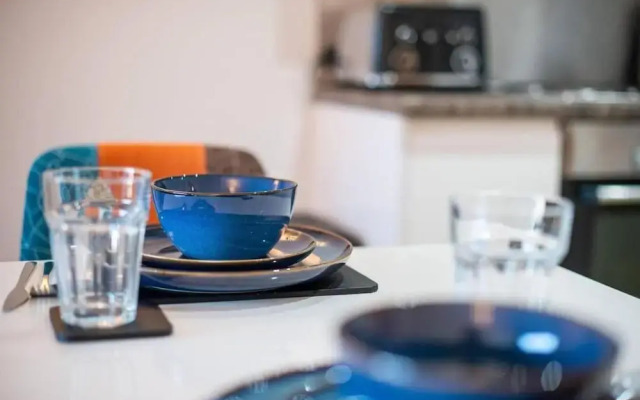 2br-sleeps6-wifi-smarttv-o2academy-ws87