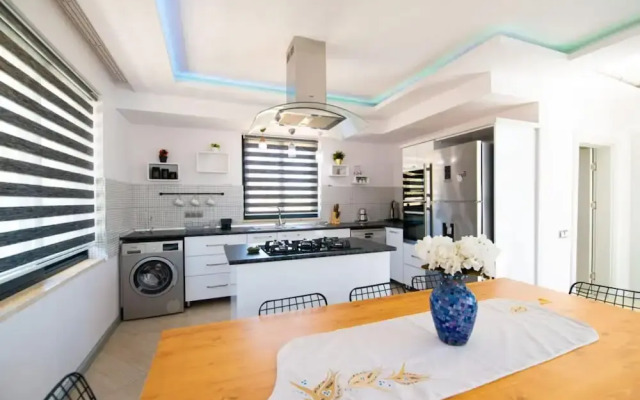 Dreamy Villa With Private Pool and Jacuzzi in Kas