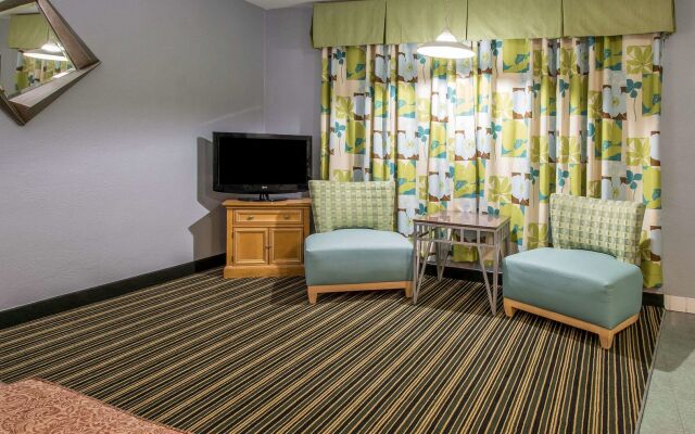 Rodeway Inn & Suites Winter Haven Chain Of Lakes