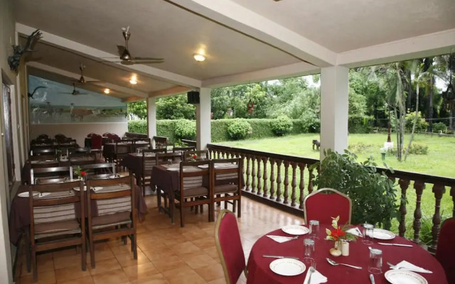 Chitwan Paradise Hotel