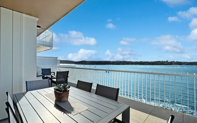 Deluxe 3-bed Unit With Views