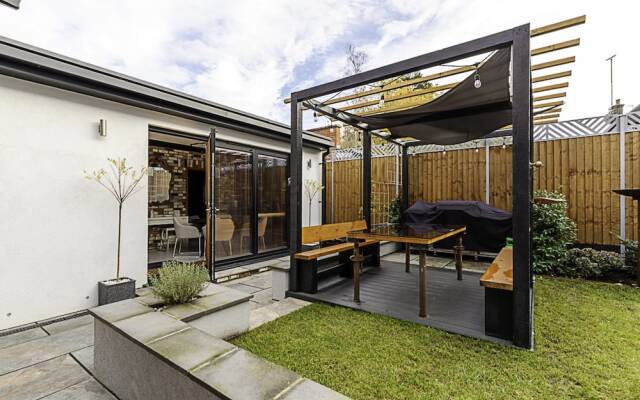 Scarlett Heart Studios in Golders Green