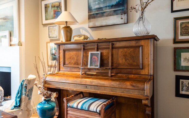 Charming Chiswick Home