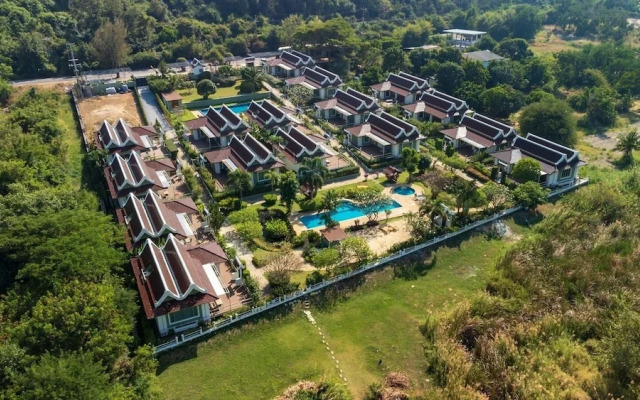 Thirty Degrees in February, Khao Tao, Hua Hin