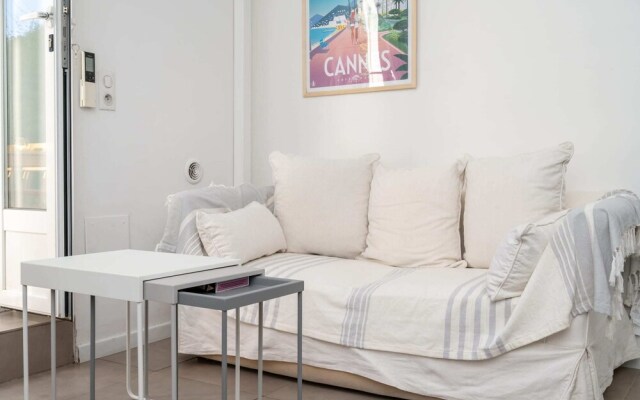 Superb 2BR Central Apt With Private Patio