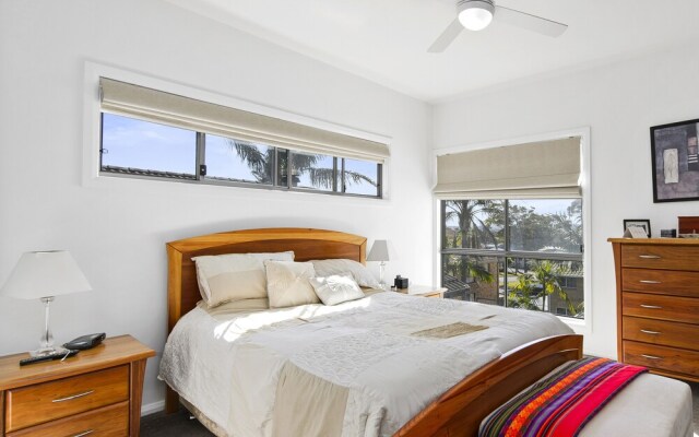 Sunny-Daze - Bonny Hills