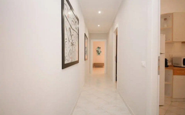 Rome Flat 42 by Ghor