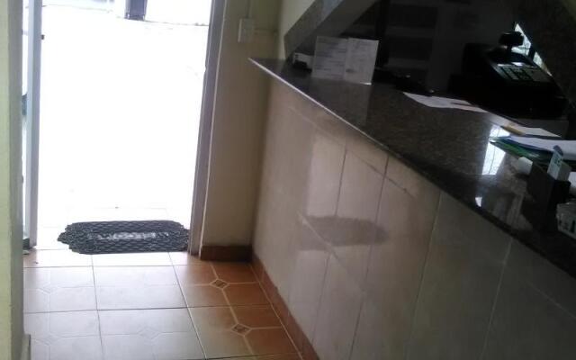 Express Inn Panama International Airport Hostel