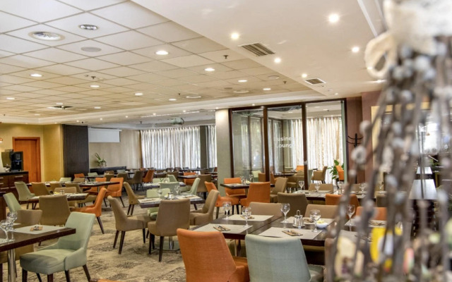 Lions Garden Hotel