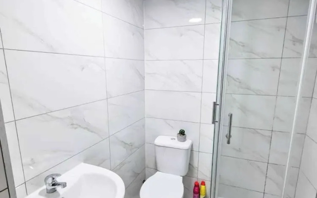 Cozy Sleep 5 Hudds Base -work/travel, Free Parking