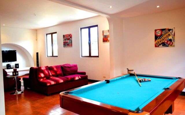 Nest Hotel B & B