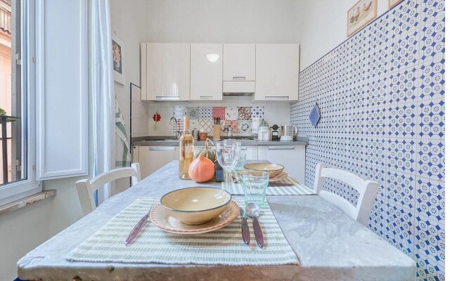 Amazing Apartment in Roma With Wifi and 2 Bedrooms