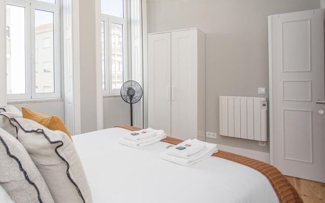 Liiiving in Porto - Art Design Apartment