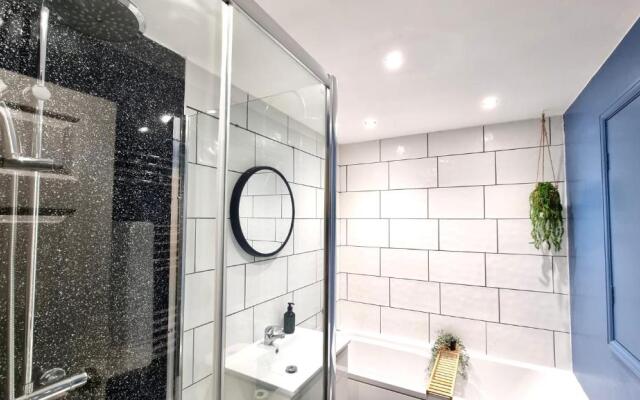 Quay House by Switchback Stays with free parking