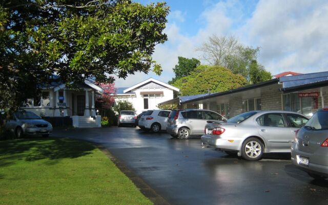 Broadway Lodge Motel