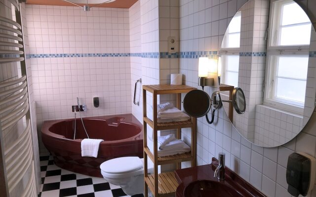 Haus des Volkes - Das Bauhaushotel