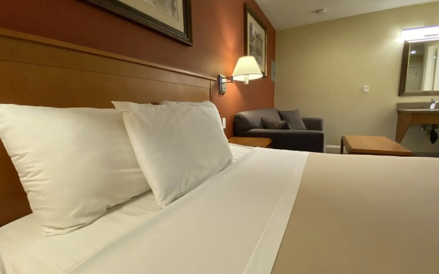 Sahara Courtyard Inn