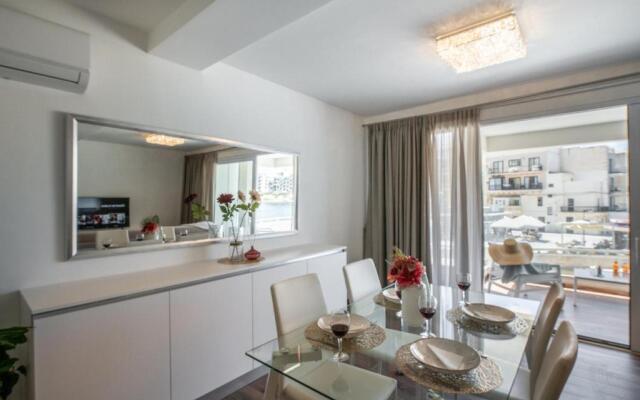 Electra Residence - Luxury Central Beachview Apartment