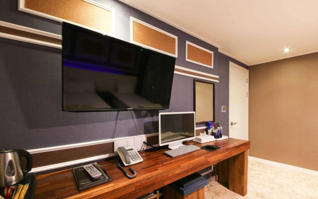 CC Business Hotel