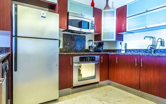 El Faro 205 Surf 2 Bedroom Condo by Redawning