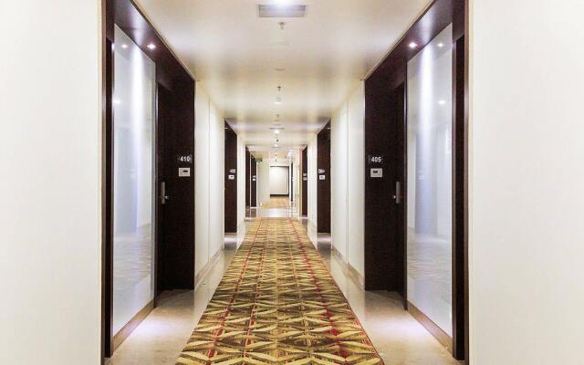 Zo Rooms Lakdi Ka Pul X Road