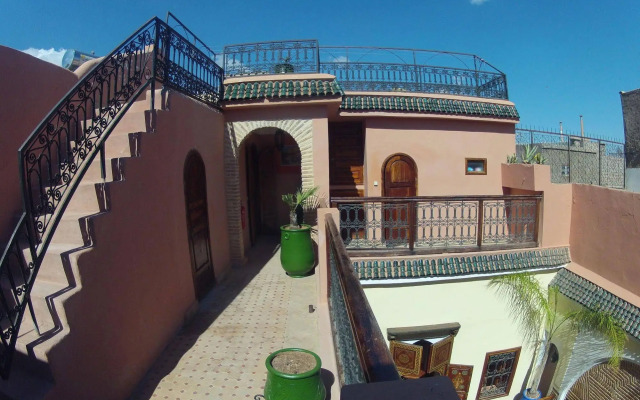 Riad Bonheur