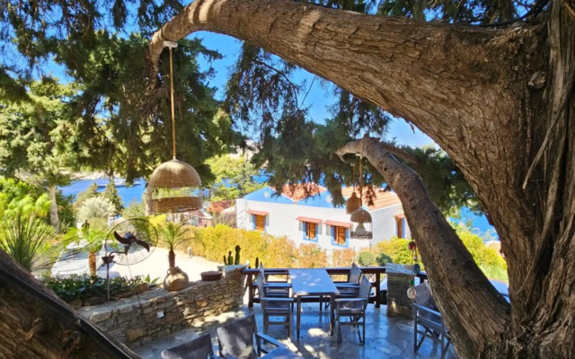 Niriides Hotel & Apartments