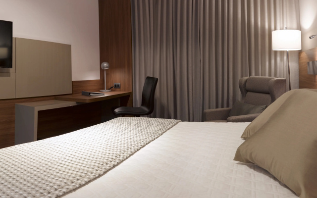 JL Hotel by Bourbon - Image 6