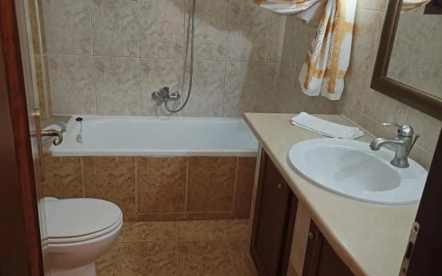 Voula Kourbeti Apartments