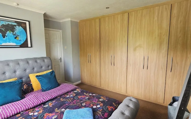 Cosy Home in Leicester