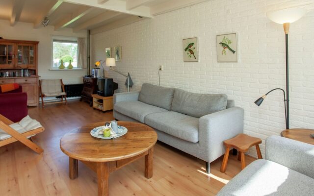 Chic Holiday Home in Noordwijkerhout near Lake