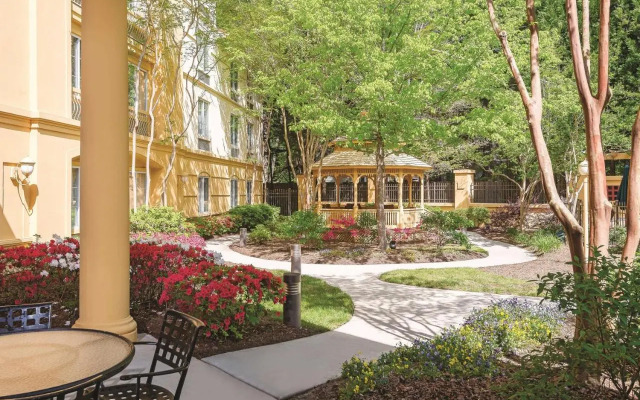 La Quinta Inn and Suites by Wyndham Univ Area Chapel Hill