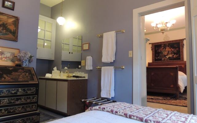 1868 Magnolia House Inn