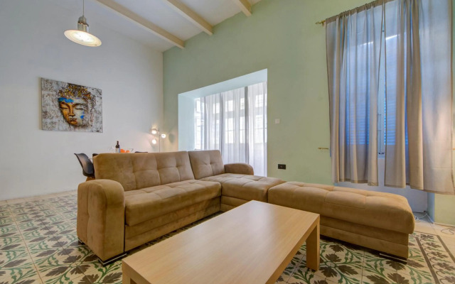 Sliema Ferries 2-bedroom Apt with views