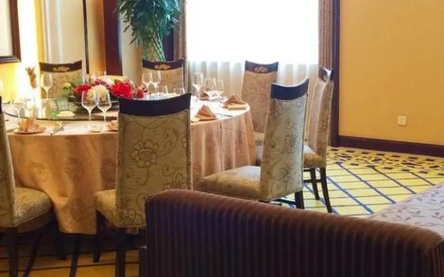 Yulong International Hotel