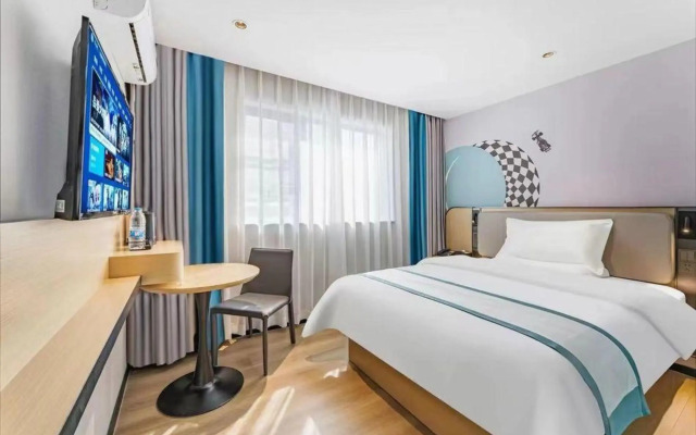 Yunhong Hotel (Guangzhou Railway Station Xicun Subway Station)