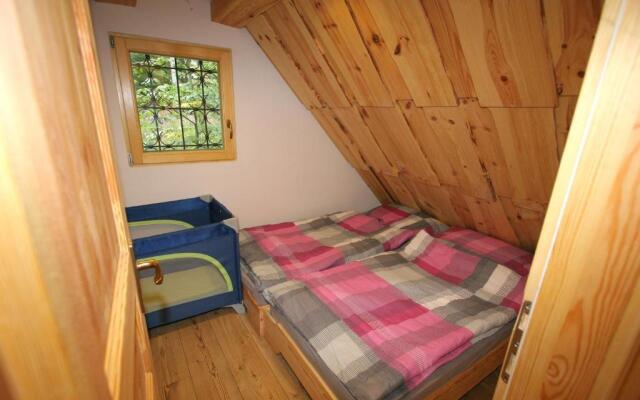 Fikfak Cottage