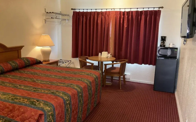 Front Street Inn