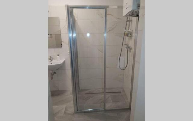 Lovely new 2 bedroom near hannovamarkt